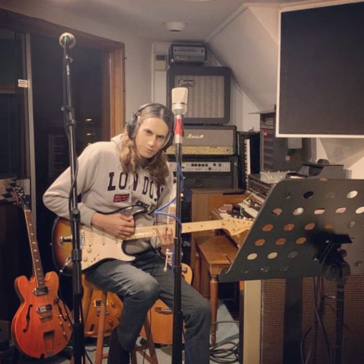 ShakCohenMusic's tweet photo. Follow session yesterday to add more guitars. Played on a PRS, Strat, Songbird and Shaftesbury (Rickenbacker copy). Joanne dropped by and added some exotic percussion 🎸🥁🎶 #workinprogress #newmusic #makingarecord #workingsafely https://t.co/1q4zoc3x5J