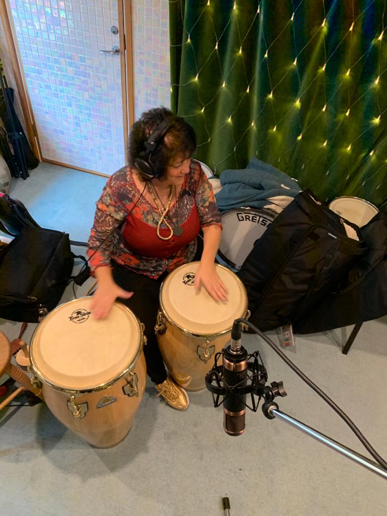 ShakCohenMusic's tweet photo. Follow session yesterday to add more guitars. Played on a PRS, Strat, Songbird and Shaftesbury (Rickenbacker copy). Joanne dropped by and added some exotic percussion 🎸🥁🎶 #workinprogress #newmusic #makingarecord #workingsafely https://t.co/1q4zoc3x5J