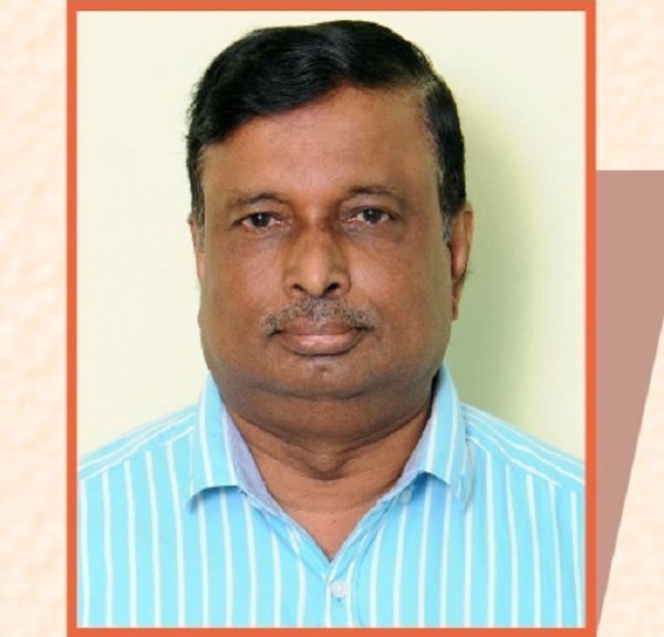 VishwavaniNews's tweet photo. ಬಿಜೆಪಿ ಅಭ್ಯರ್ಥಿ ಡಾ.ಕೆ.ನಾರಾಯಣ ಇಂದು ನಾಮಪತ್ರ ಸಲ್ಲಿಕೆ

https://t.co/oanERRXeXI

#Vishwavani #KannadaDaily #KannadaNews @CMofKarnataka @BJP4Karnataka @KSEBJP @nalinkateel @RAshokaBJP #Rajyasabha #byelection2020 https://t.co/qcYyrqFxi4