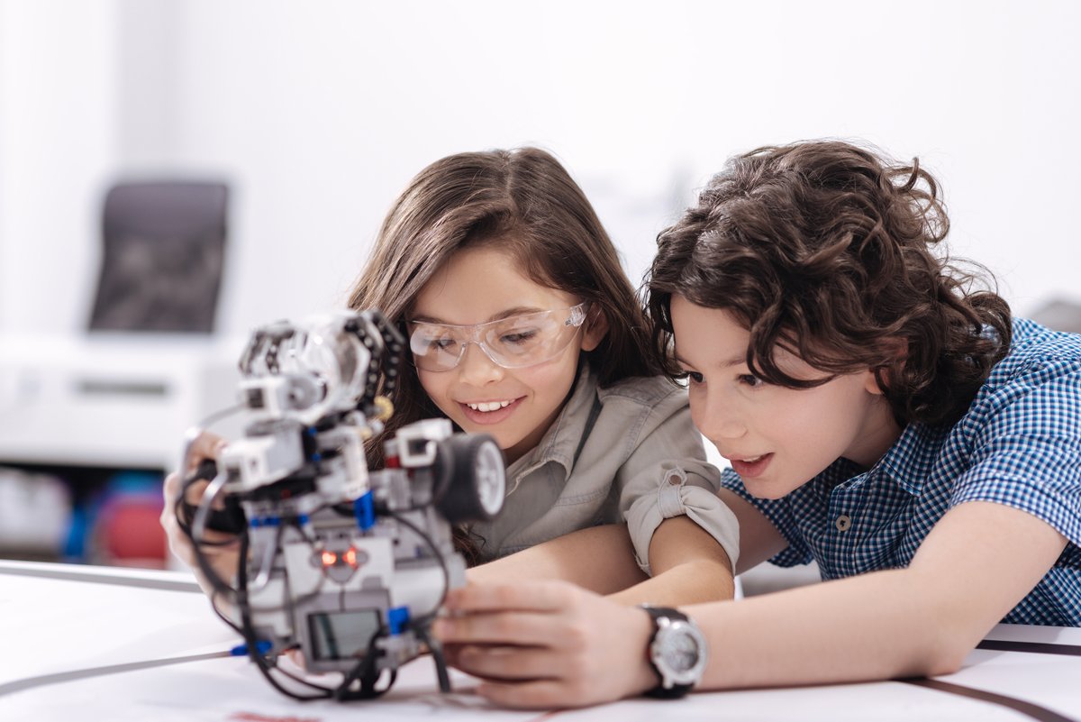We are pleased to be supporting primary and secondary governors in the important role they play in supporting senior leaders in their vision to ensure students receive a high quality STEM education.

Find out about our new courses for governors here 👉 bit.ly/35Axiif