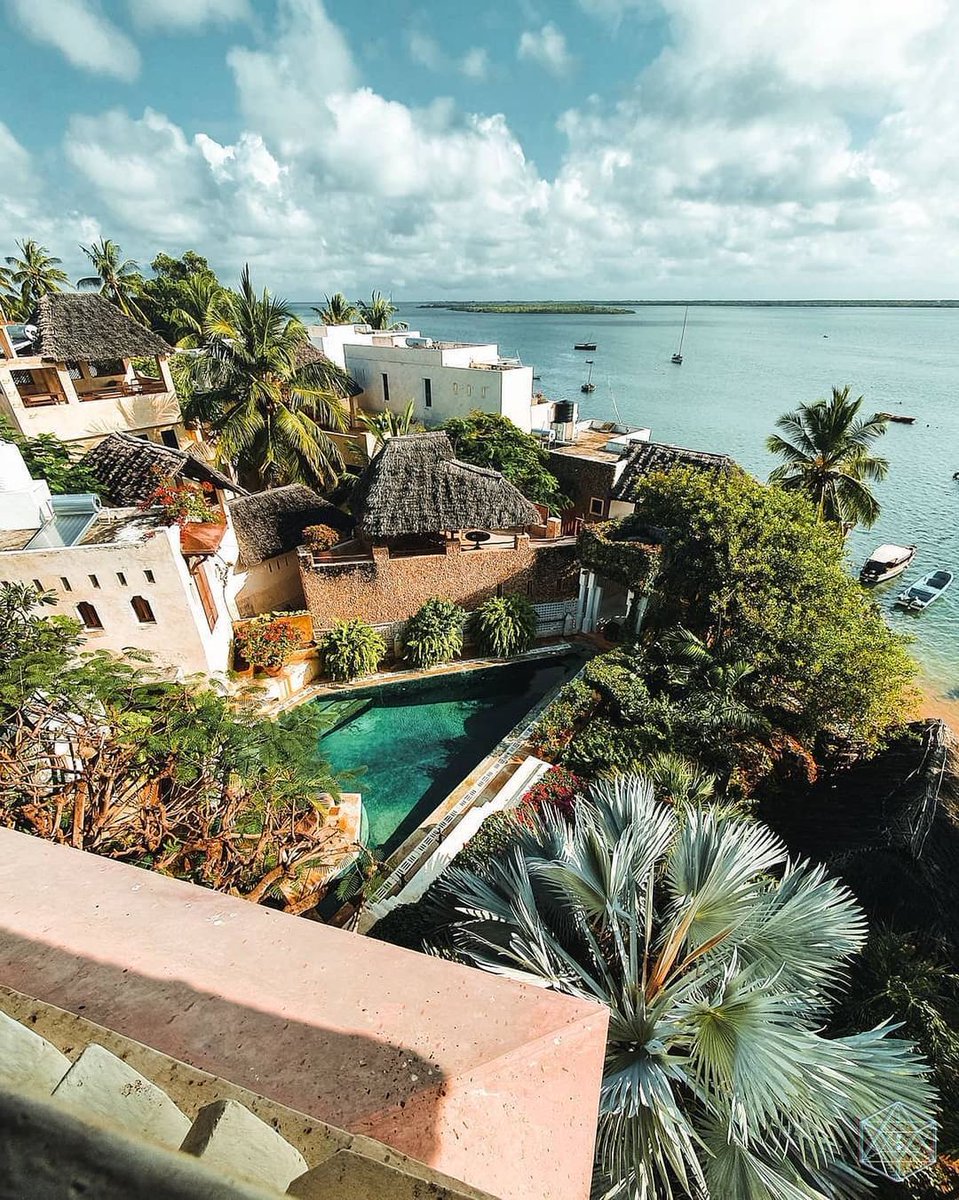 SeeAfricaToday's tweet photo. Have you seen the beauty of Lamu to full breadth? If you haven't, this is just one of the many magical views that there is in this beautiful island town.

#kenya #discoveringkenya #discoverkenya #discoverlamu #travelkenya #travelafrica #safari

Photo by @discoveringkenya https://t.co/qMbld79pZr