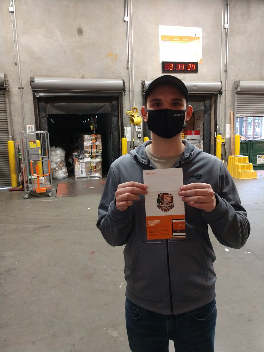 GarettReidTHD's tweet photo. So proud of our man Otto; I wanted to present his Milestone myself. He brings the best attitude and engagement from LP/AP to the team everyday. Congrats man, it's great to have you with us. https://t.co/Yspg5GwFwh