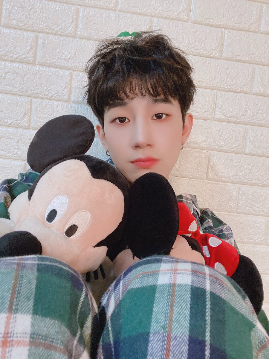 24Kplus_members's tweet photo. [#창선] 이번 11월 영상통화 이벤트 재밌었나요~?? ㅎㅎ 24K 파자마 파티에서 재밌게 시간 보내다 가셨죠~? 12월에는 과연 무엇으로 올까요??ㅎㅎ 기대해주세요!!🥰

#24K #투포케이 #창선 #Changsun #ㅇㅅㅎ #11월영통후기 #novvideocall #나도 #참여 https://t.co/0OpTkGYtjF