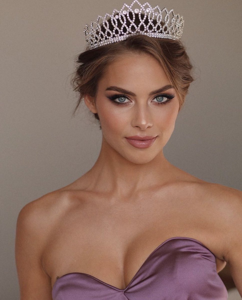 GossipRoomOff's tweet photo. Miss Côte d’Azur et Miss Provence 2020. La région PACA est prête pour #MissFrance ! 👑🇫🇷 https://t.co/tJNZGcs7kG