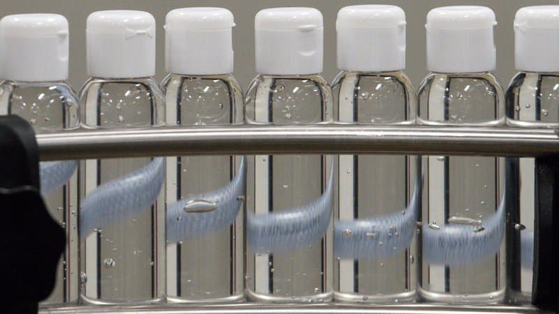 BFMTV's tweet photo. 13% des gels hydroalcooliques analysés par la Répression des fraudes jugés inefficaces
https://t.co/CtJ6Rtsx3c https://t.co/PnfMrQfQRp