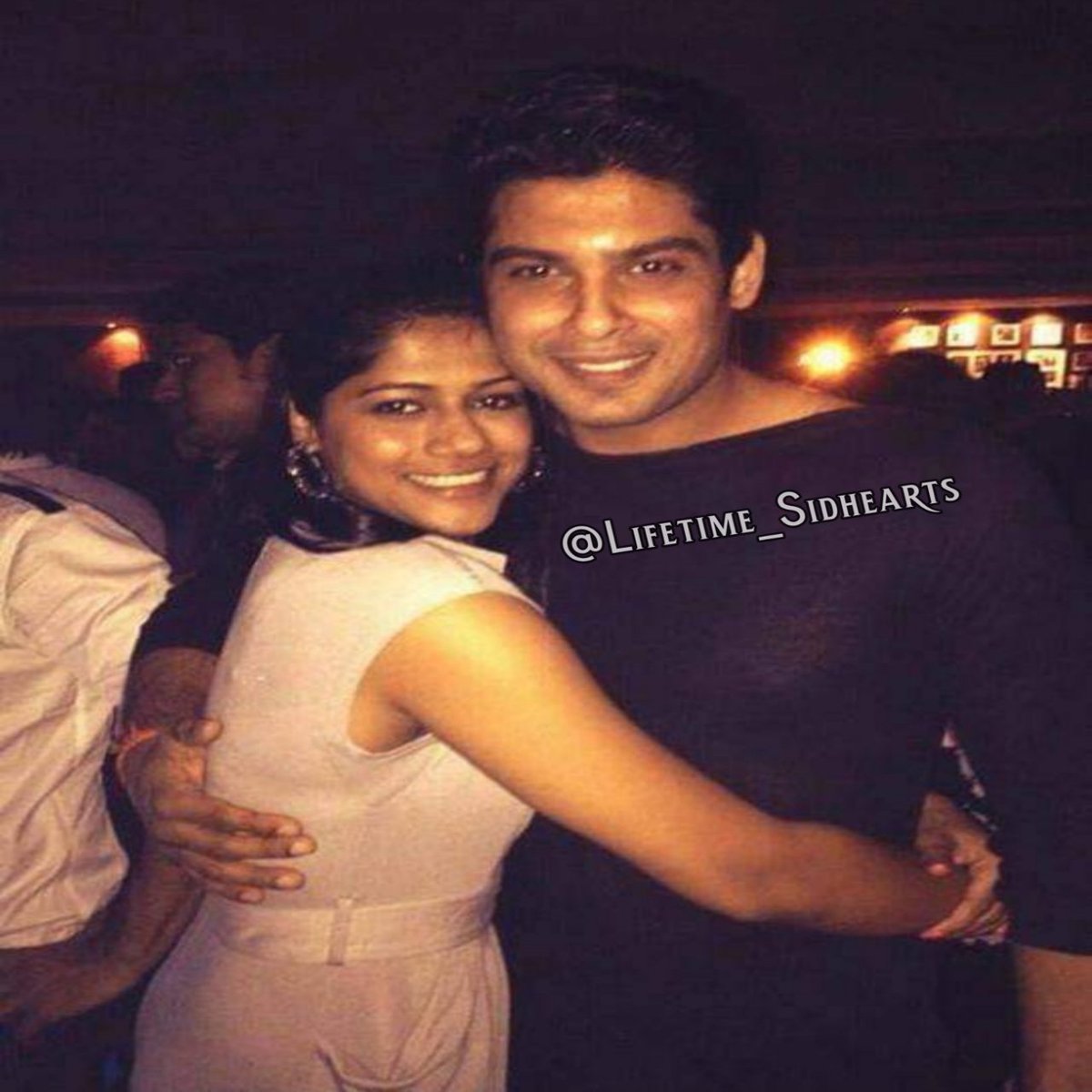ThrowBack Pic Of <a href="/sidharth_shukla/">Sidharth Shukla</a> With Choreographer <a href="/marischaf/">Marischa Fernandes</a> After Jhalak Dikhlaja 
#SidharthShukla 
#SidHearts