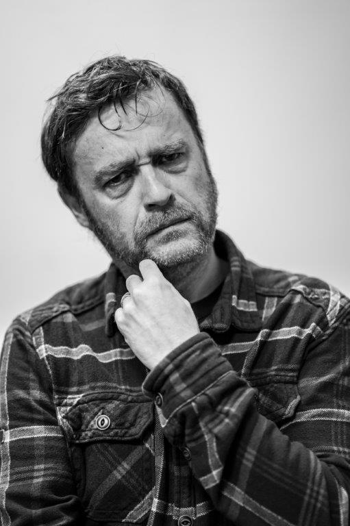 Tako sem prišel v <a href="/BigFootMamaNews/">Big Foot Mama</a> Basist Alen je za 300 mark kupil rabljene bobne bobnarja takistega benda, Skočir je medtem skupaj z Ali Enom pel pri enem drugem bendu. Zgodbe so fine.  Ob 08:00 <a href="/Val202/">Val 202</a> Foto: <a href="/AlanOrlic/">Alan Orlic</a>