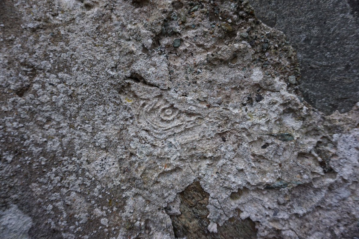 One of my favourite lime mortar phenomena, something we see often in our churches, is the formation of Liesegang rings - swirly ridges in the surface of a lime mortar. 5/6