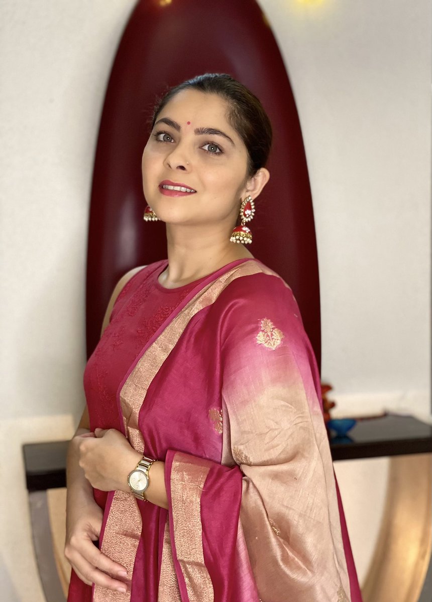 meSonalee's tweet image. 🪔..माहेर ची सरती दिवाळी..🪔

#aaji #kusum #sushilakulkarni #baba #manoharkulkarni #aai #SaviKulkarni #bhau #AtulKulkarni 
#family #cousins #diwali￼