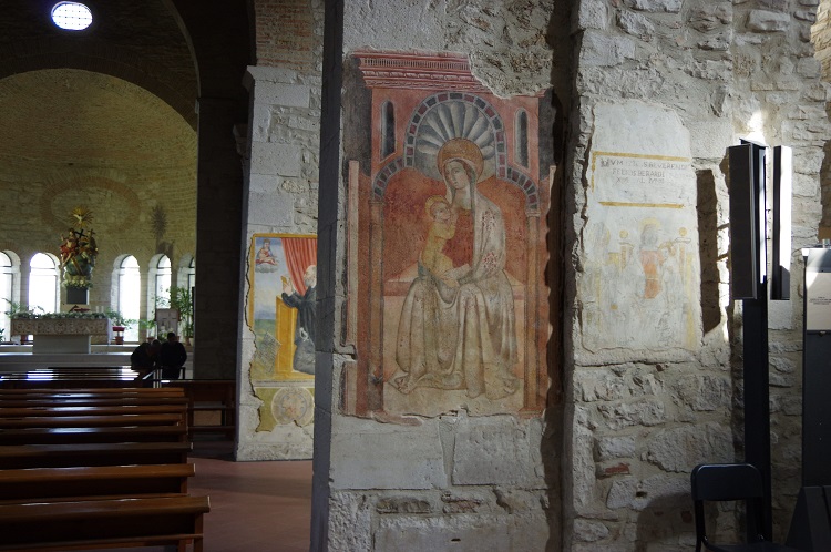 CiaoNico's tweet photo. In #Venosa, in der Heimatstadt des römischen Dichters Horaz, gibt es etwas Faszinierendes das seinesgleichen – und nicht nur in der #Basilikata – sucht: die #Incompiuta. 👉https://t.co/a60lWBiRbC @Basilicata_Tur @LoveBasilicata @info_sono @BorghiPiuBelli @DiDifeo @ferulaviaggi https://t.co/rjpEv1gGru