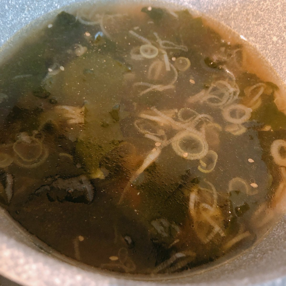 ナムルって作るの簡単だけどちょっとダルイよね🤣めっちゃ美味しく作れました❣️丼ものは簡単で美味しいから毎回丼だ🤢✨

#ビビンバ　#中華スープ https://t.co/b3SFY4Sh84