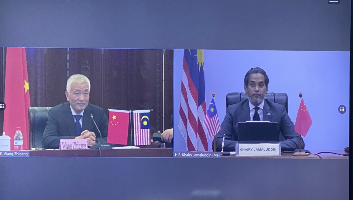 Khairy Jamaluddin 🇲🇾🌺 on Twitter: "Formally signed the bilateral agreement on vaccine development and accessibility with Minister Wang Zhigang of China which will see Malaysia getting priority access for COVID-19 vaccines. This