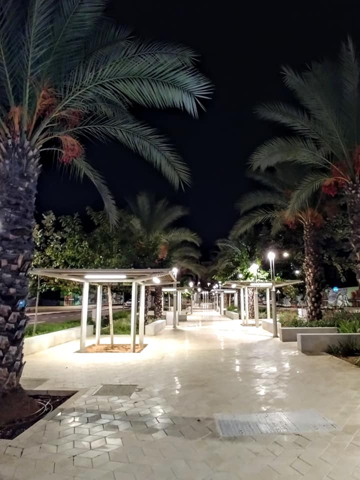 IsraelinSP's tweet image. #Модиин – самый молодой город в Израиле. Это также первое израильское поселение – спальный район – для тех жителей, кто, проживая в Модиине, может работать в Иерусалиме и Тель-Авиве.

Генконсул Ольга Слов @OlgaSlov передает всем нам привет из ноябрьского Модиина.

#Modiin