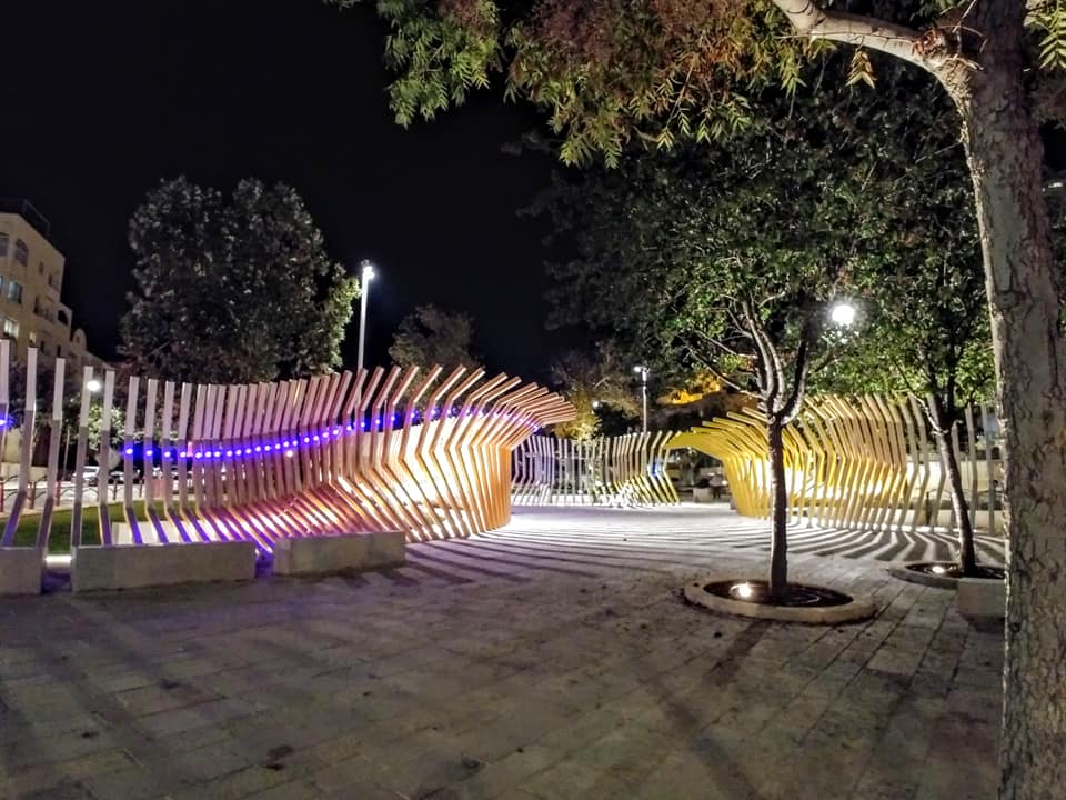 IsraelinSP's tweet image. #Модиин – самый молодой город в Израиле. Это также первое израильское поселение – спальный район – для тех жителей, кто, проживая в Модиине, может работать в Иерусалиме и Тель-Авиве.

Генконсул Ольга Слов @OlgaSlov передает всем нам привет из ноябрьского Модиина.

#Modiin