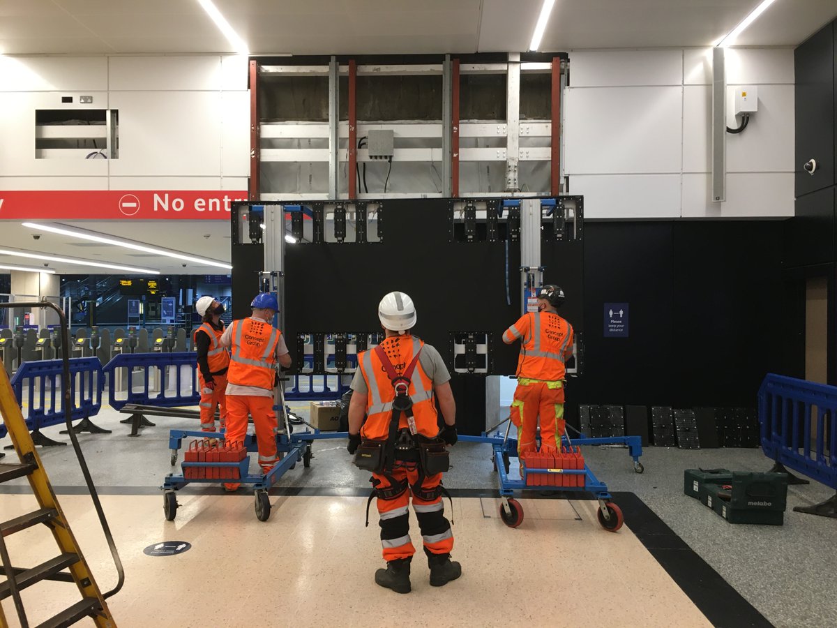 conceptsigns's tweet photo. Hard hats on for our installation team as we deliver yet another large format LED display at a major railway station in the UK. Here you can see the screen being lifted into position https://t.co/NTDcf6lv4L