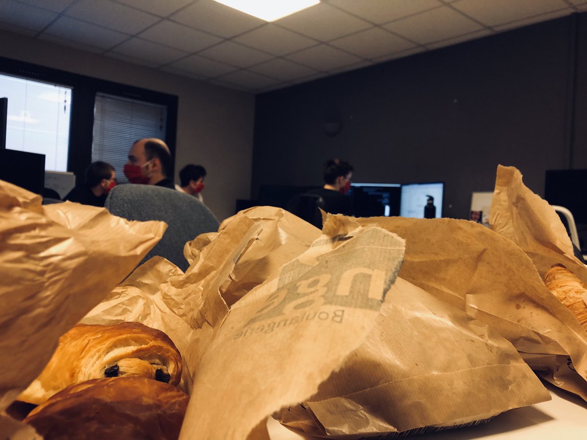 On se donne des forces avant de re-re-déménager la Manufacture et ses 11 gladiateurs la semaine prochaine ! #TousRéunis @ MLK 1 et 3