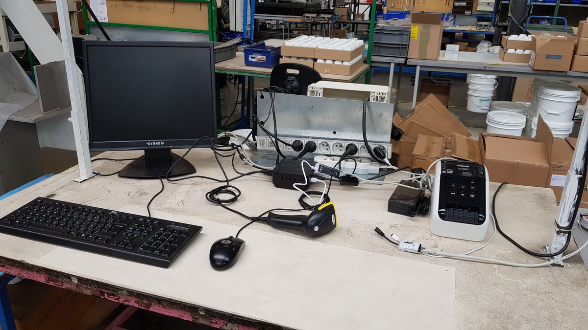 👉 𝗣𝗲𝘁𝗶𝘁 𝘁𝗼𝘂𝗿 𝗱'𝗮𝘁𝗲𝗹𝗶𝗲𝗿 !
Poste aménagé spécialement pour cette prestation d'assemblage, appareillage électronique et kitting ! 👌