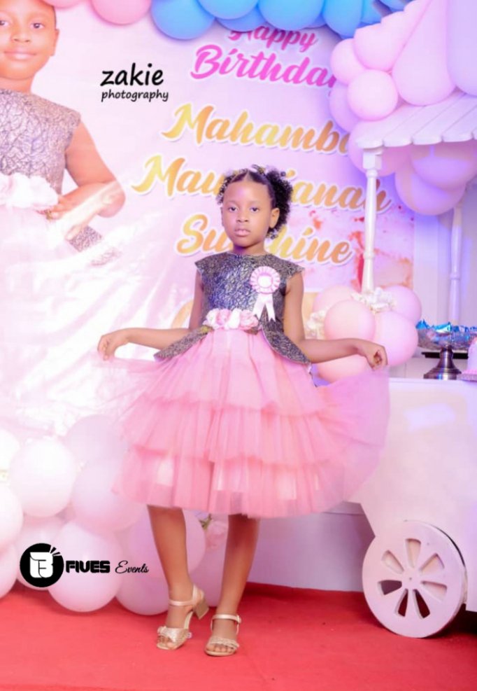 BfivesEvents's tweet photo. Mauricianah Sunshine @ 7 Birthday Party cont'd 

Location: Munyonyo.

#bfivesevents #WeRedfineEvents
#Zakiephotography

#photobooth #candycart
1/2 https://t.co/KxuEBpP90u