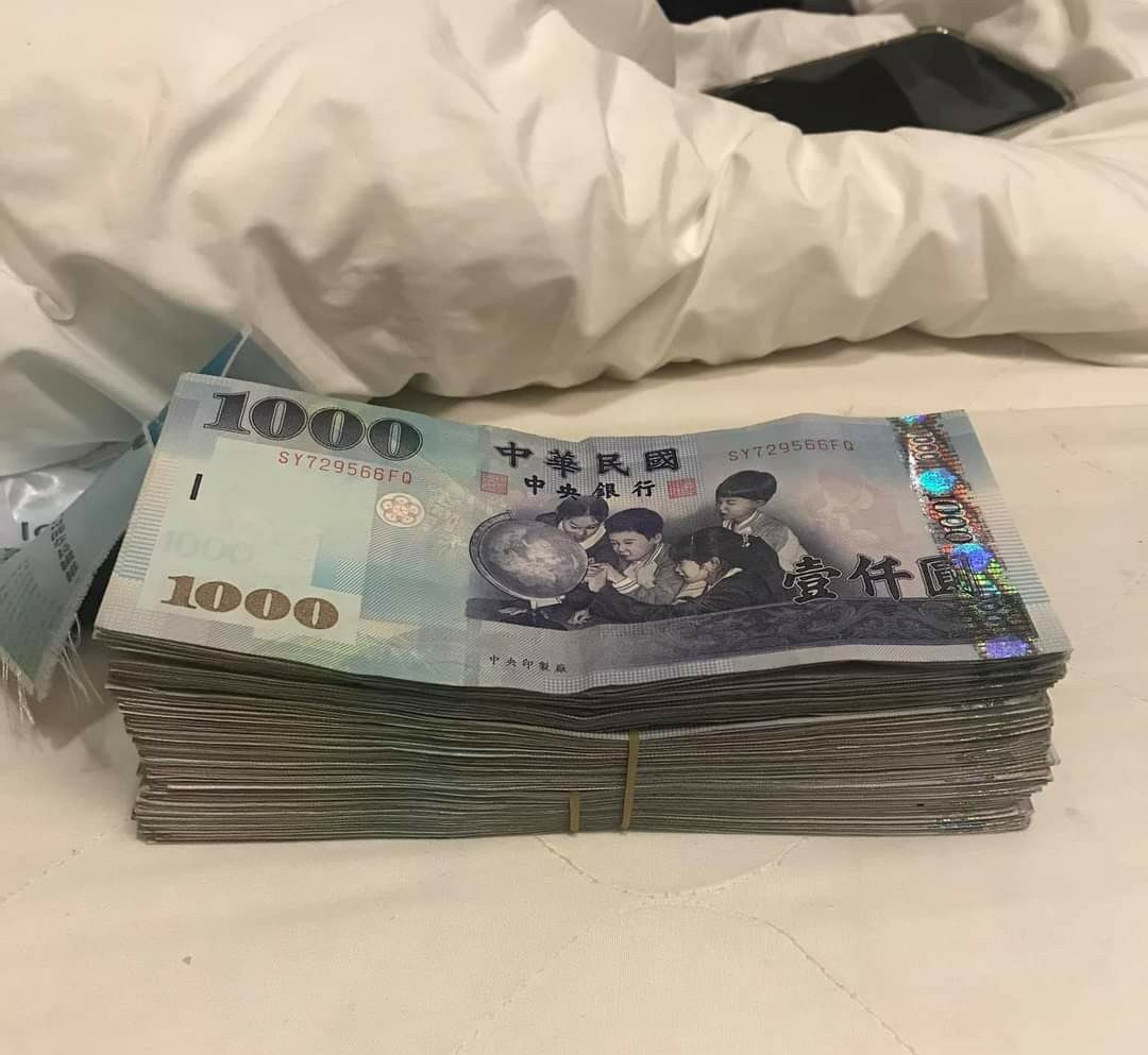 mars8886's tweet photo. 有了夢想就應該迅速有力的實施.坐在原地等待機遇.無異於盼天上掉餡餅.毫不猶豫儘快拿出行動.為夢想的實現創造條件.才是夢想成真的必經之路.一個人一旦有夢想.生命就有了依託.只有不懈的追逐著夢想.活著才覺得意義深遠趣味無窮.也才能將生命的潛能發揮到極致.

你可以來詢��我怎麼賺錢實現夢想的. https://t.co/KyoLXhMP0M