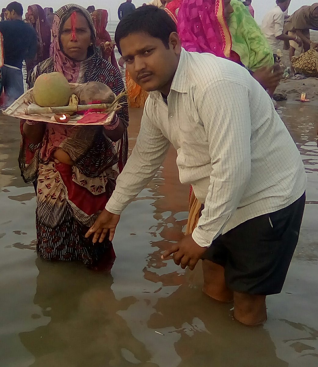Sachin35946407's tweet photo. नहाय खाय के साथ आज आरम्भ होने वाले #लोकआस्था_के_महापर्व_छठ के शुभारंभ की आप सबों को हार्दिक शुभकामनाएँ!
#AMBITION_CLASSES
                #GS_GK https://t.co/PdkCY76FGM