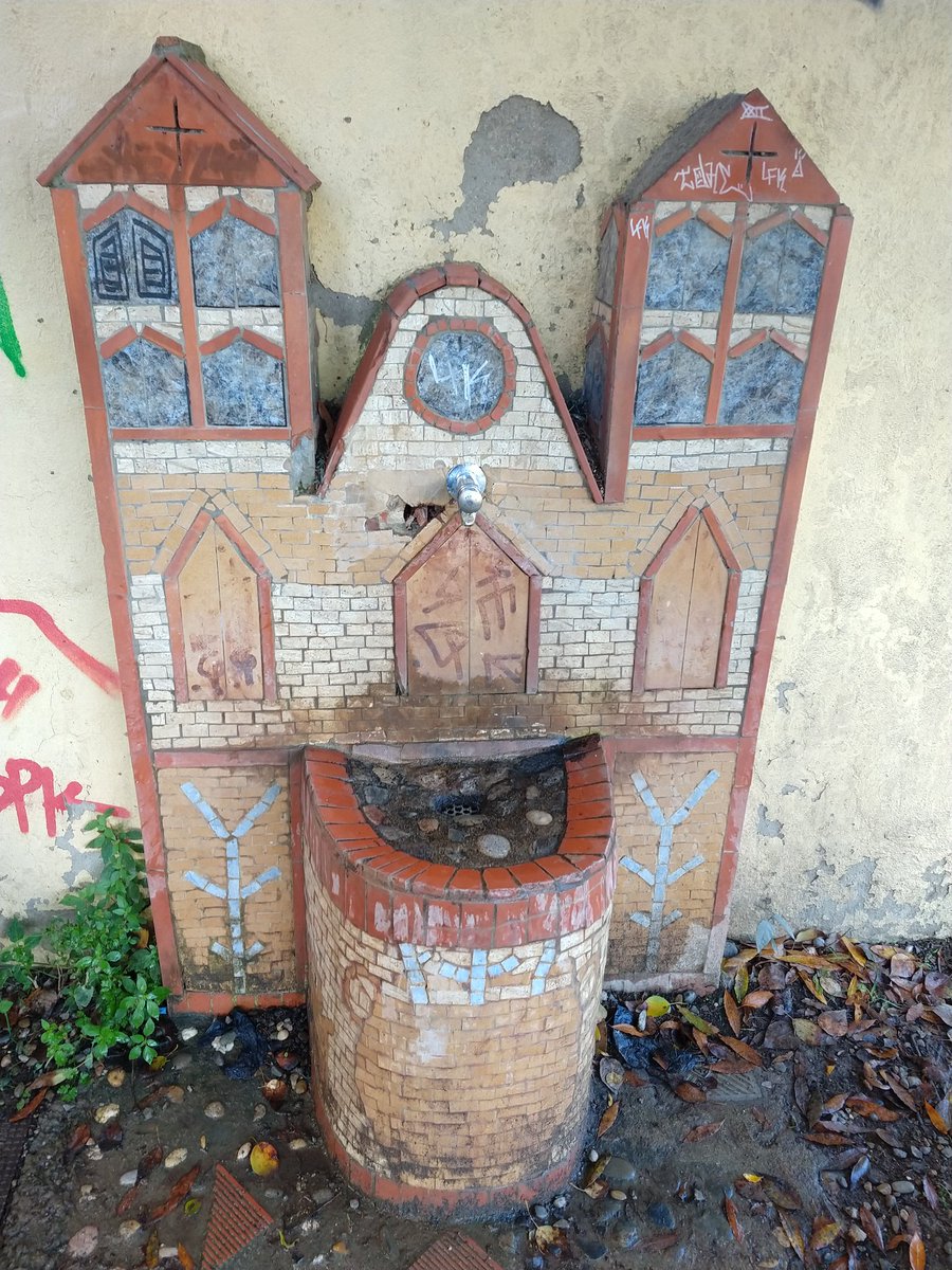 ManelRodriguez's tweet photo. Font de la Tia Amparo a Terrassa / Les Fonts #terrassa #terrassaturisme https://t.co/V2tqSj2r6H