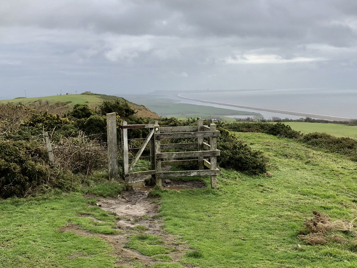 TankieMike's tweet photo. Views from Abbotsbury Castle Hill Fort on a grey Monday. Stunning views normally along the Fleet to Portland and over Lyme Bay #Dorset #hillfortswednesday https://t.co/HHnCpPSXwg
