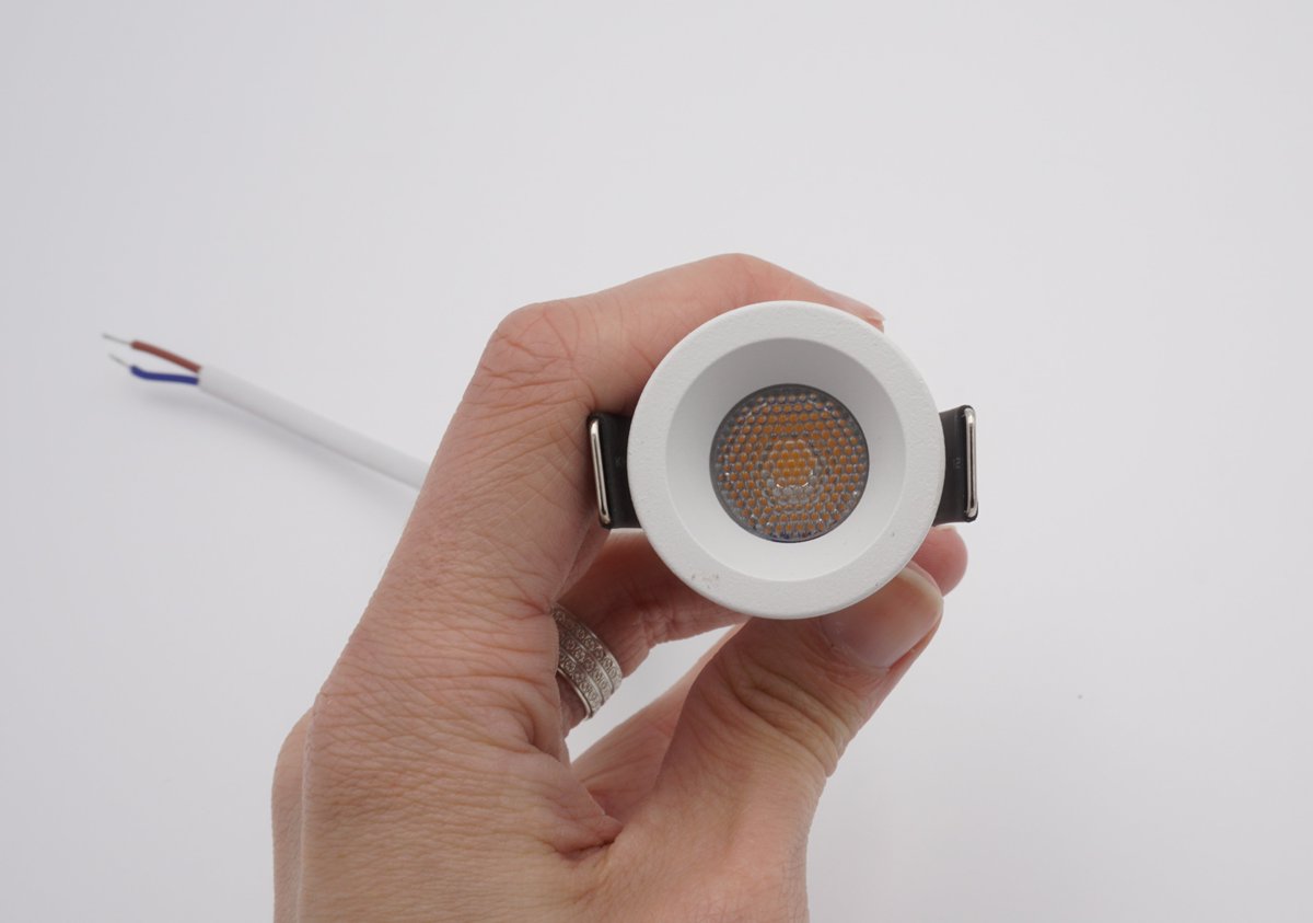 maslighting's tweet photo. 🟨 Ya tenemos en nuestras manos los nuevos focos BITE X

Rediseñados y optimizados, con chips LED de última generación y alcanzando incluso un mayor rendimiento y confort visual.

Un nuevo referente ✅

#maslighting #led #iluminación #arquitectural https://t.co/AwKf2cqU9v