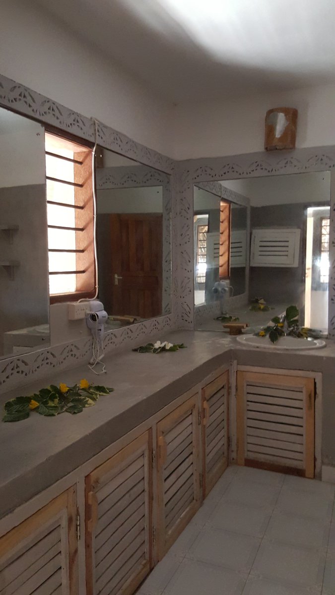 utalii_digital's tweet photo. This B&amp;B Penthouse in #WATAMU  is going for 10k/night for 4 people inclusive of a #breakfast #Hotshower #fullroomamenities #beachaccess #inhouserestaurant #AmpleParking #gardenview #freeWIFI #AC ...You can book online via #airbnb by searching safina Beach House https://t.co/bi1zynzTIQ