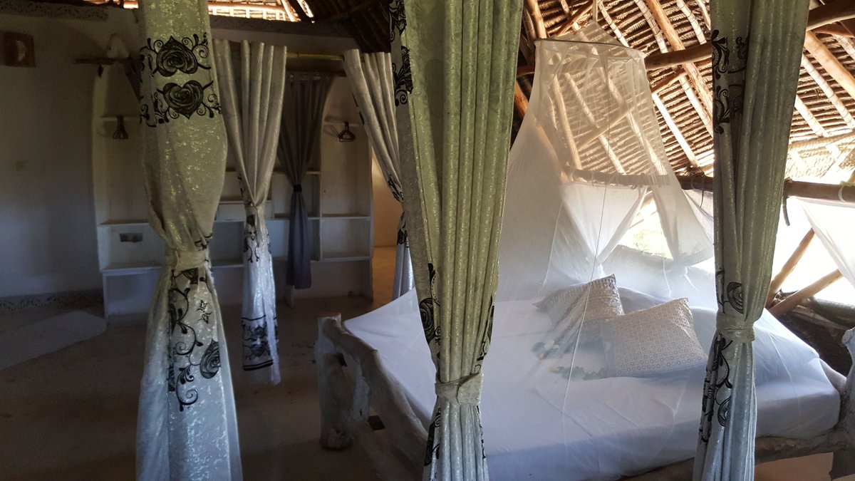 utalii_digital's tweet photo. This B&amp;B Penthouse in #WATAMU  is going for 10k/night for 4 people inclusive of a #breakfast #Hotshower #fullroomamenities #beachaccess #inhouserestaurant #AmpleParking #gardenview #freeWIFI #AC ...You can book online via #airbnb by searching safina Beach House https://t.co/bi1zynzTIQ