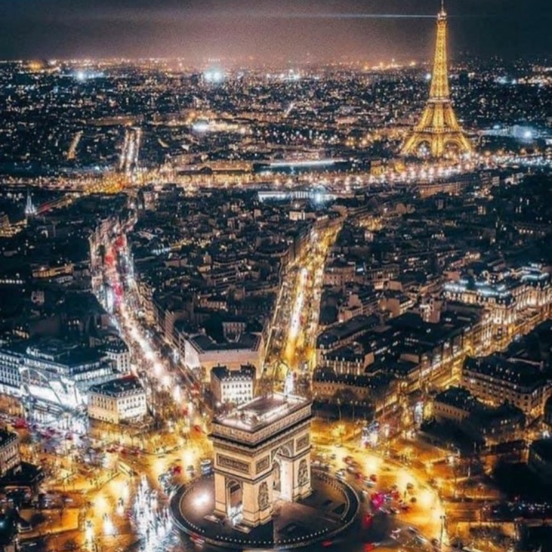 63DegreesNQ's tweet photo. The beautiful bustling city of Paris has an indescribable energy 😍

When you can travel again, we suggest visiting this city as a must!
The food, the lights, the architecture, the language, there's something for all kinds of travellers. https://t.co/FugBkmxvTA