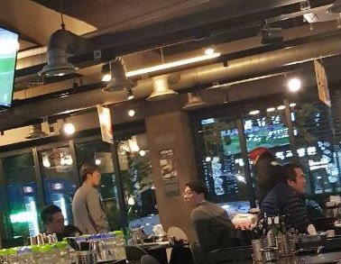 ttacoocatt's tweet photo. 처리가 식당에서 만나면 밥 사준다고 하자마자 이거 생각남 콘서트 끝나고 우연히 만난 캐럿 밥 사준 호시 https://t.co/GhuQpmxIp2