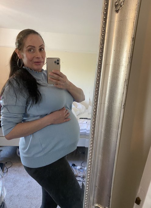 #happy #pregnant #nomakeup #nofilter #beautifulbump https://t.co/GnEnZAfYJt