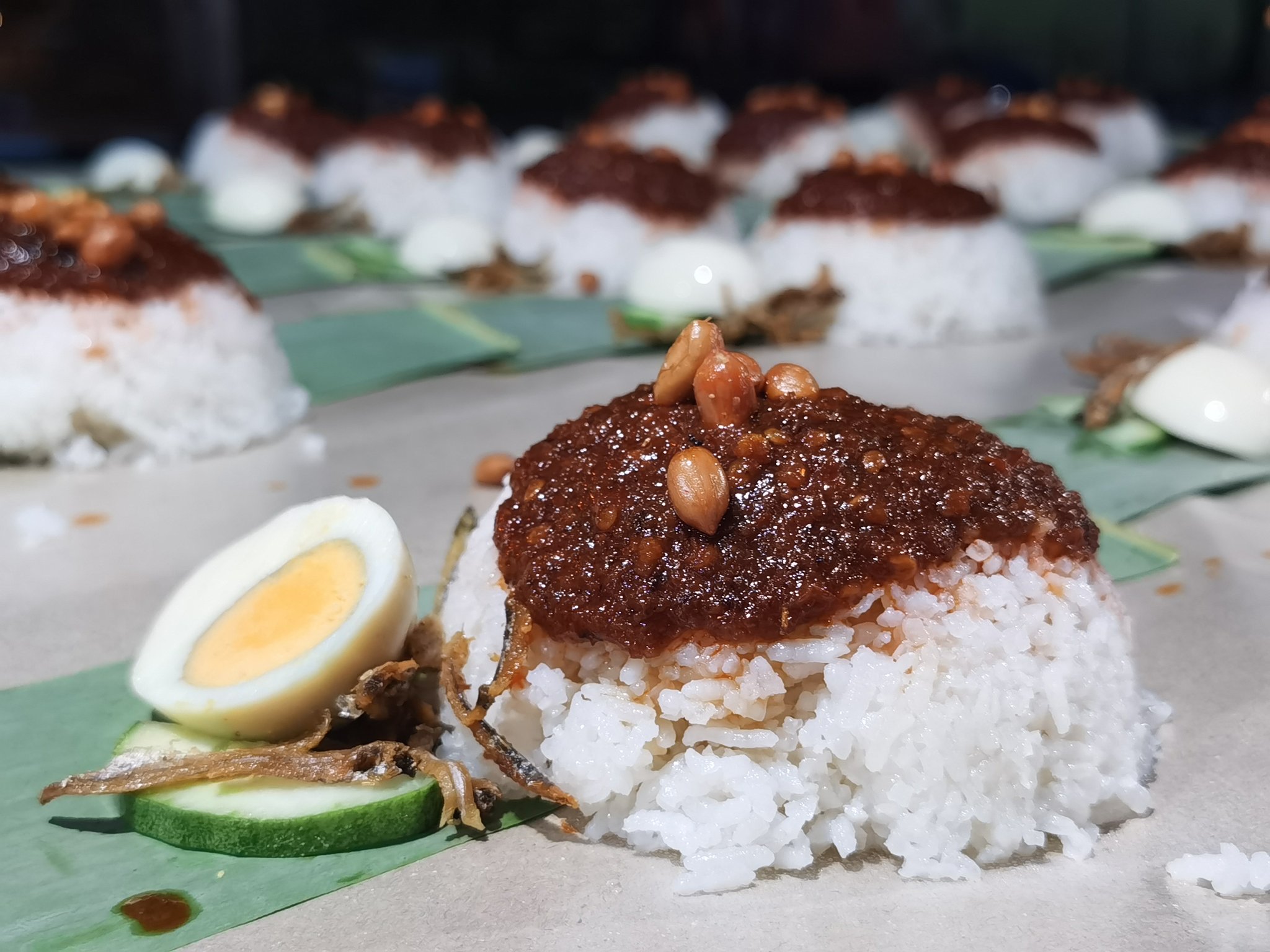 Buay Part Time Hantar Nasi Lemak Ke Kedai