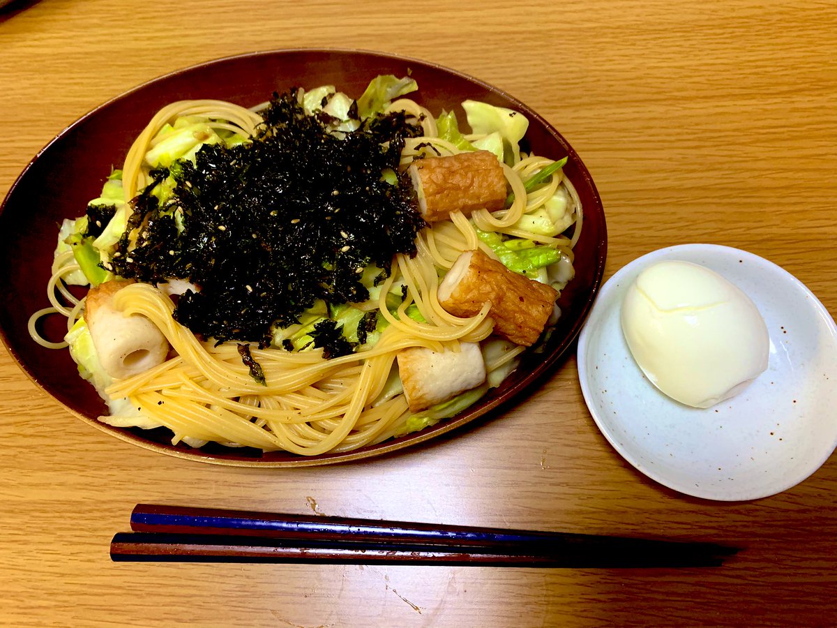 kendocooking's tweet photo. 久々の投稿です！
ウインナーにパスタ刺すやつやってみたかったんですけど、ちくわしかなかったのでちくわでやりました。食べづらい。ちくわのタンパク質は相当優秀なそうです。12月のミスターオリンピア鑑賞会のため己を磨く毎日。量力のテストは後にしてくれ、パンプが冷めちまう。 https://t.co/axw3PMAzDC