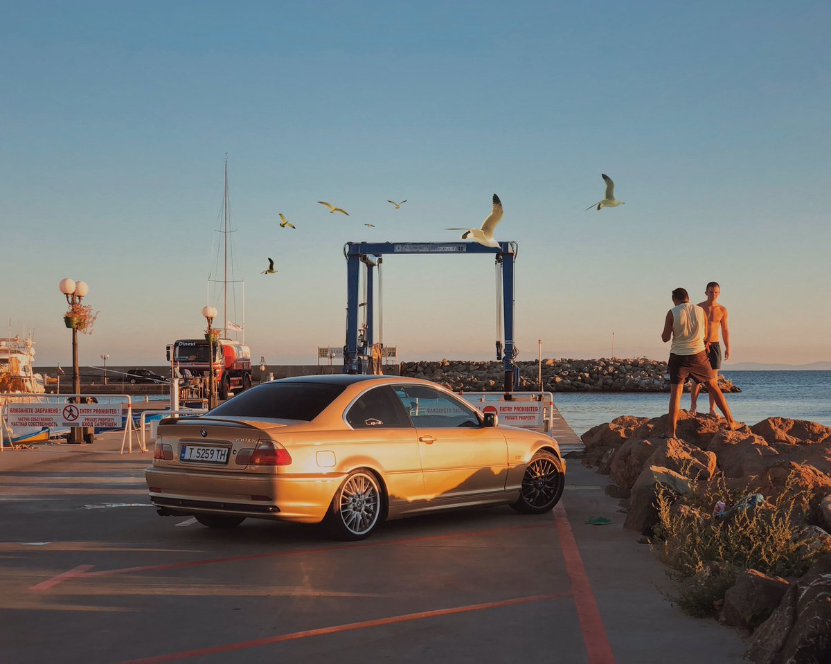 bulgarcar's tweet photo. Към недостатъци на четвърто поколение BMW 3 (E46) отнасят тенденцията на прегряване на двигателите, както и повишен апетит за масло. На снимките е дорестайлинговия E46 BMW 330 CI Coupe (2000-2003), който е дошъл в Свети Влас от Търговище
#bmw #e46 #bulgarcar #светивлас #bulgaria https://t.co/ckBmZy5wB8