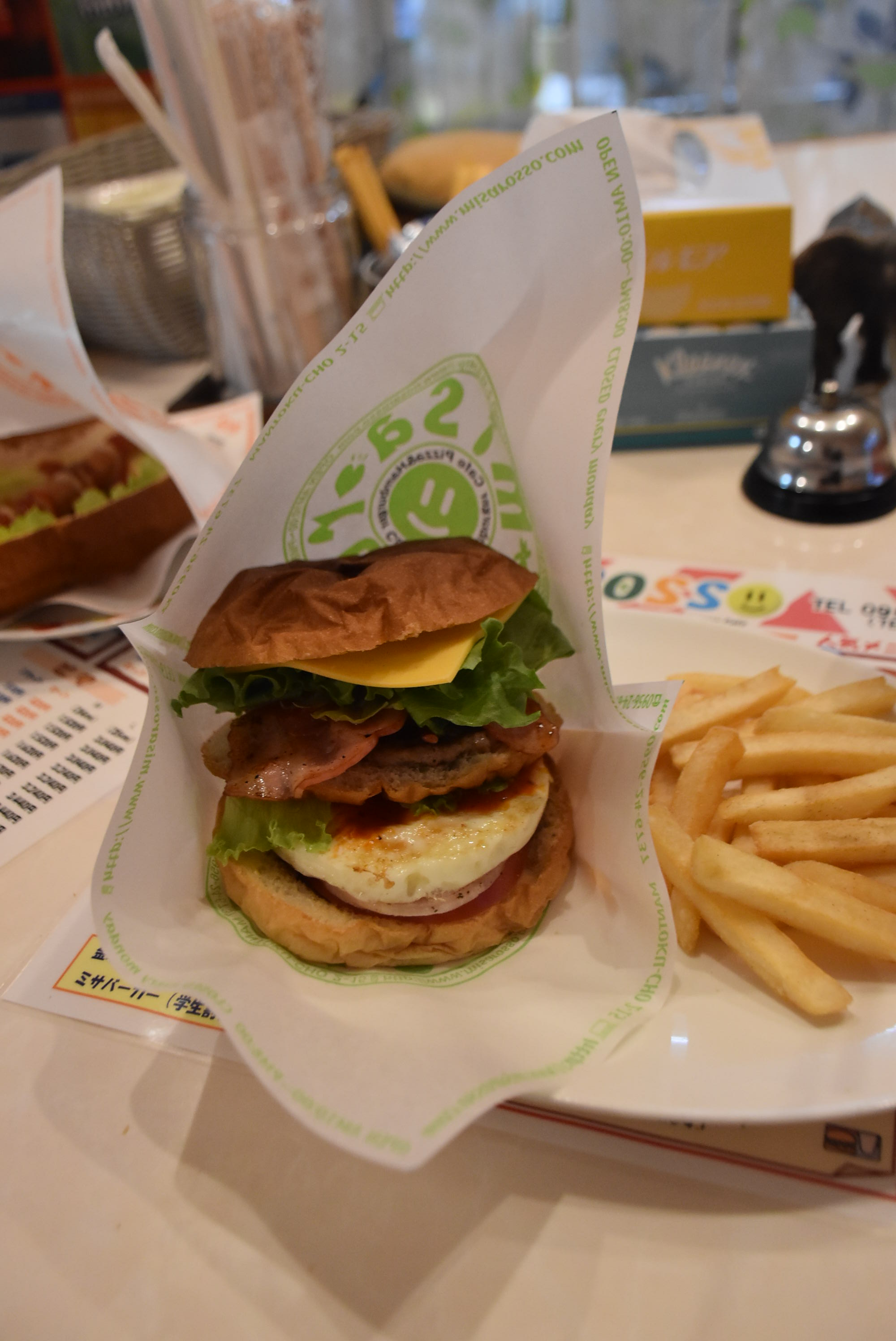 賢者フックン ミサロッソ Misarosso ミサロッソ佐世保バーガー 佐世保バーガー ミサモンスター Misamonster ミサドッグ Misadog フライドポテト コーラ ハンバーガー ホットドッグ 19年5月 場所 ミサ ロッソ T Co 39ig0kqigv