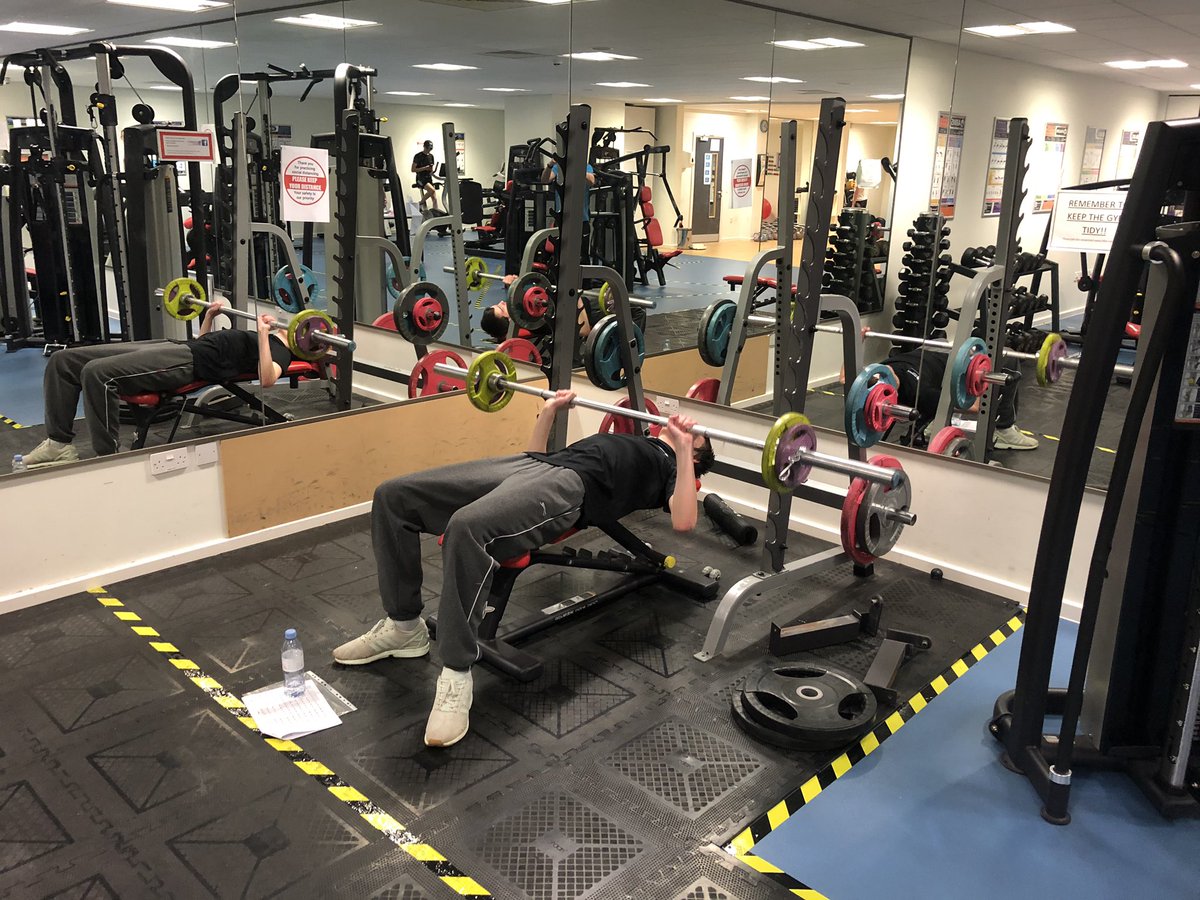 FC_Active's tweet photo. Our level 2 Sport and Public service students working hard in the gym completing their 6 week training programmes #repitout #justkeeprunning https://t.co/gCUc7EROty