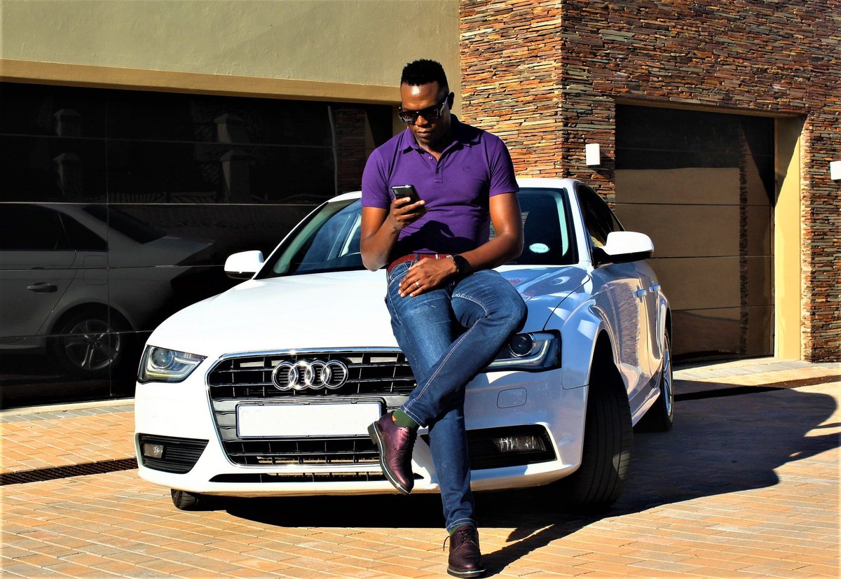 pilot_vezi's tweet photo. San'bonani bangani, I hope le right bagotsi in Magauta's voice. I have been selected to take part in the @audisouthafrica Audi Smart Service campaign. As a businessman and an entertainer... https://t.co/AmoLPiNlcc. #AudiSmart #AudiSouthAfrica #AudiA4 #A4 #IamVorsprung #Ad https://t.co/TK9ADfInRI