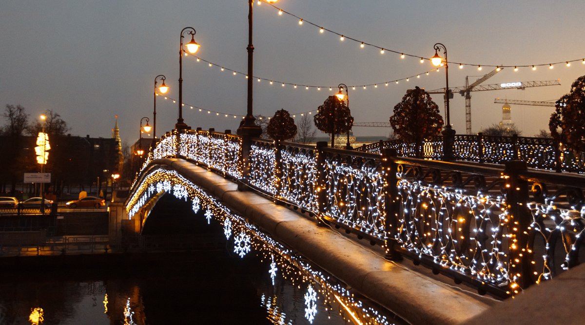 mkillumination's tweet image. Today we shine a light on one of our Russian projects. Moscow sparkled brightly over the festive season.

Visitors of all ages enjoyed the seasonal extravaganza!

ow.ly/C4Ug50CioCo

#seasonallighting #christmaslighting #mkilluminationrussia #mkillumination #festivelighting