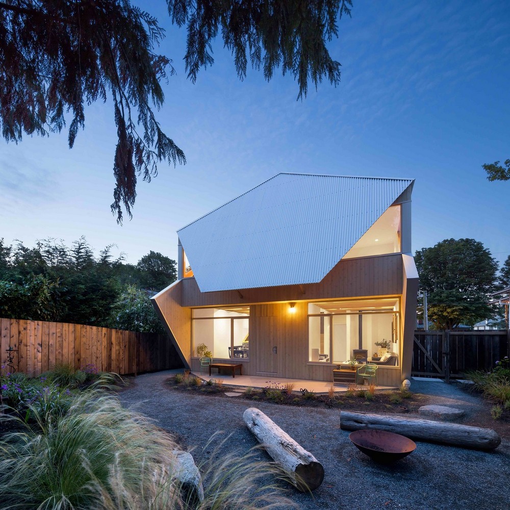 e_architect's tweet photo. Bold and modest : Double Header House in Victoria, BC - designed by D’Arcy Jones Architects

https://t.co/vnJ0OAJpJZ

#CanadianHouse #VictoriaBC #BritishColumbia #Canada #CanadianArchitecture #CanadianModernArchitecture https://t.co/EOdvZ5UO1H