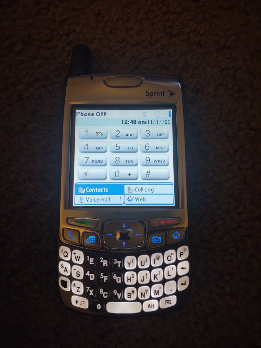 H95lx's tweet photo. I love my new old stock #Palm #Treo #700p!! It's so big, sleek, and bright, even brighter than my #Treo #755p!! #PalmOS #pda #smartphone #Bluetooth @PalmDB1 @PalmPowered @ArchivePalmOS https://t.co/2EOsomctWC