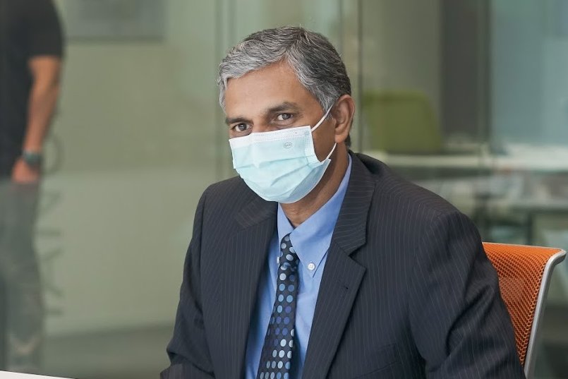 HCI_Singapore's tweet photo. Amb. Kumaran lists tech-savvy sectors for India-Singapore collaboration. Read more at: 
https://t.co/AqhK1uuLjq
#fintech #startups #cybersecurity #AI #SmartCity #DigitalIndia #pharmaceuticals https://t.co/YZ3QfVGCpo
