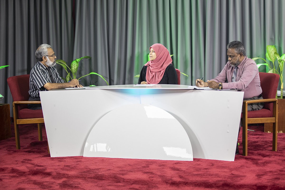 MVIaffairs's tweet photo. މިނިސްޓްރީ އޮފް އިސްލާމިކް އެފެއާޒްގެ ފަރާތުން ދީނީ ހޭލުންތެރިކަން އިތުރުކުރުމަށް ލައިވްކޮށް ގެނެސްދޭ "ހަނދުމަ" ޕްރޮގްރާމްގެ ތެރެއިން "އިސްލާމްދީނުގައި އަންހެނުންނަށް ލިބިދީފައިވާ ޙައްޤުތަކާއި ރައްކާތެރިކަން"

18ނޮވެމްބަރ 2020
#Handhuma #MVIaffairs https://t.co/iJfP8VOTf5