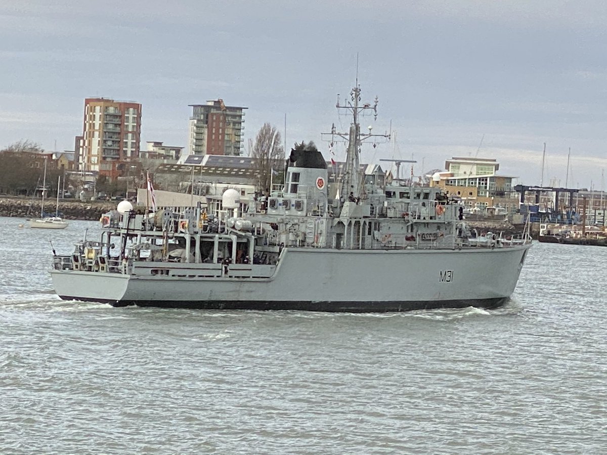 Welcome home @HMSCattistock 

#Crew8

#SmallShipsBigImpact 

Entering #Portsmouth 🇬🇧 this morning. 

@PONewsHub @RoyalNavy @FOST @CdrMCM @HMNBPortsmouth @NavyLookout