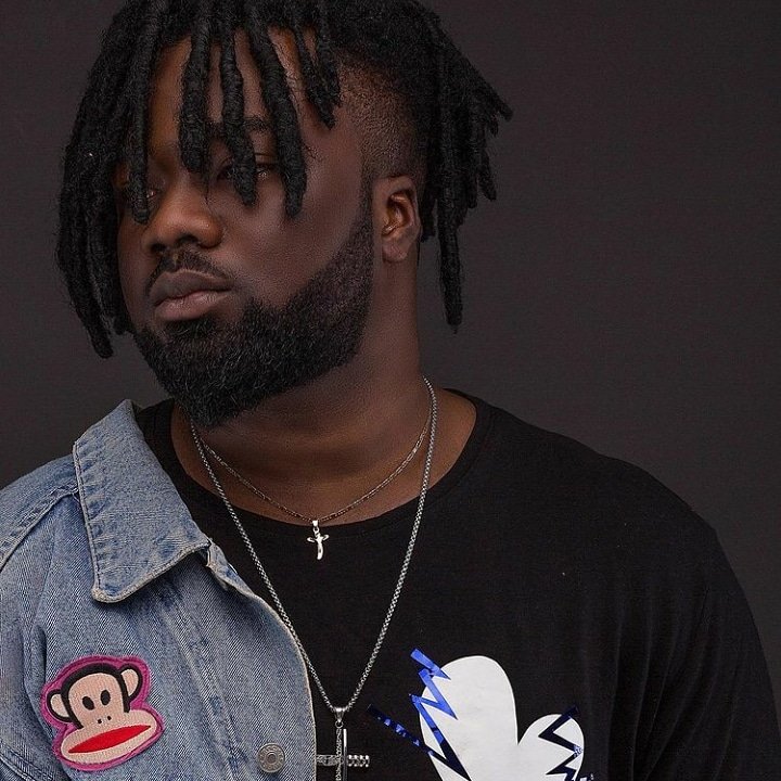 zylofon1021fm's tweet photo. @lordpaper_ is our pick on the #2suresegment today

#ShowbizAgenda w/ @sambahflex https://t.co/87hSNOm7vJ