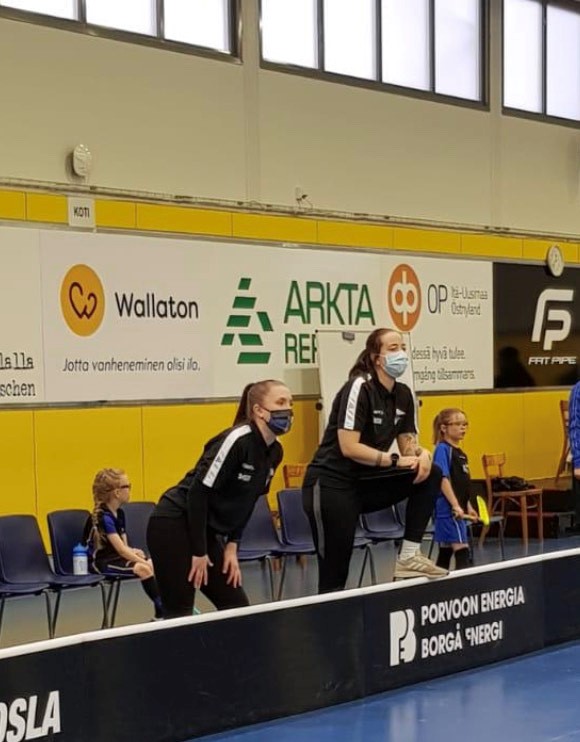 Tyttösäbä Salibandy (@tyttosalibandy) on Twitter photo Liigakentiltä F-tyttöjen valmentajiksi - lue Anna-Sofia Lassilan ja Ella Kettusen, tuoreiden valmentajien, ajatuksia mietteitä valmentamisesta👉facebook/tyttösäbä
#salibandy <a href="/Salibandyfi/">Salibandy.fi</a> Liigakentiltä F-tyttöjen valmentajiksi - lue Anna-Sofia Lassilan ja Ella Kettusen, tuoreiden valmentajien, ajatuksia mietteitä valmentamisesta👉facebook/tyttösäbä
#salibandy <a href="/Salibandyfi/">Salibandy.fi</a>