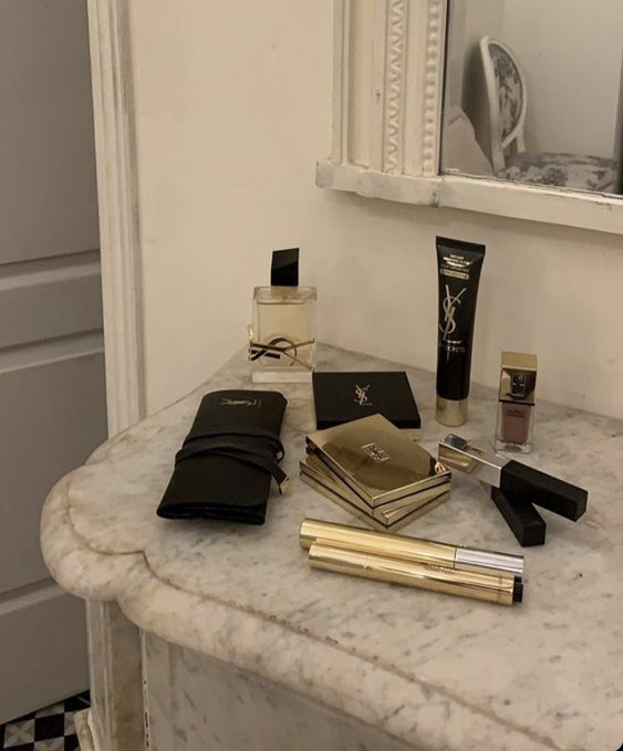 etherealdior's tweet photo. nights like this https://t.co/DFOQBo4Fi2
