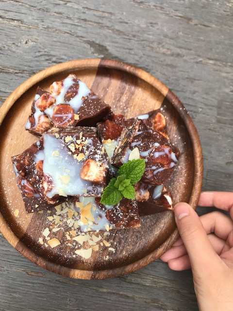 hatagaya_hotel's tweet photo. We just finished cooking now 🍳
Rocky road 🍫 Australian desert
chicken Rendang 🐓 Indonesian food
#sakurahotel #sakuracefe #sakurahotelhatagaya
#sakuracafehatagaya #hatagayacafe #worlddish https://t.co/vUDcQ3SoGl