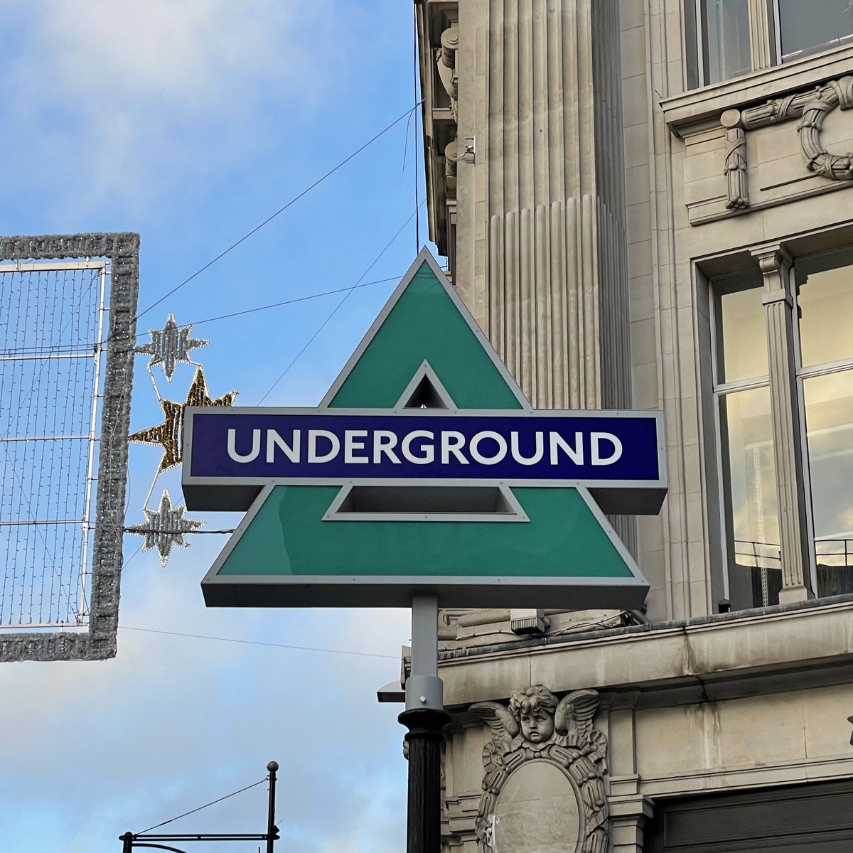 GamesConME's tweet photo. Now this is what we call Genius Marketing! The Underground tube signs around PlayStation’s headquarters in London have been redesigned to have the PS Buttons with their colors 😍😍😍 https://t.co/O8m6p98EJ1