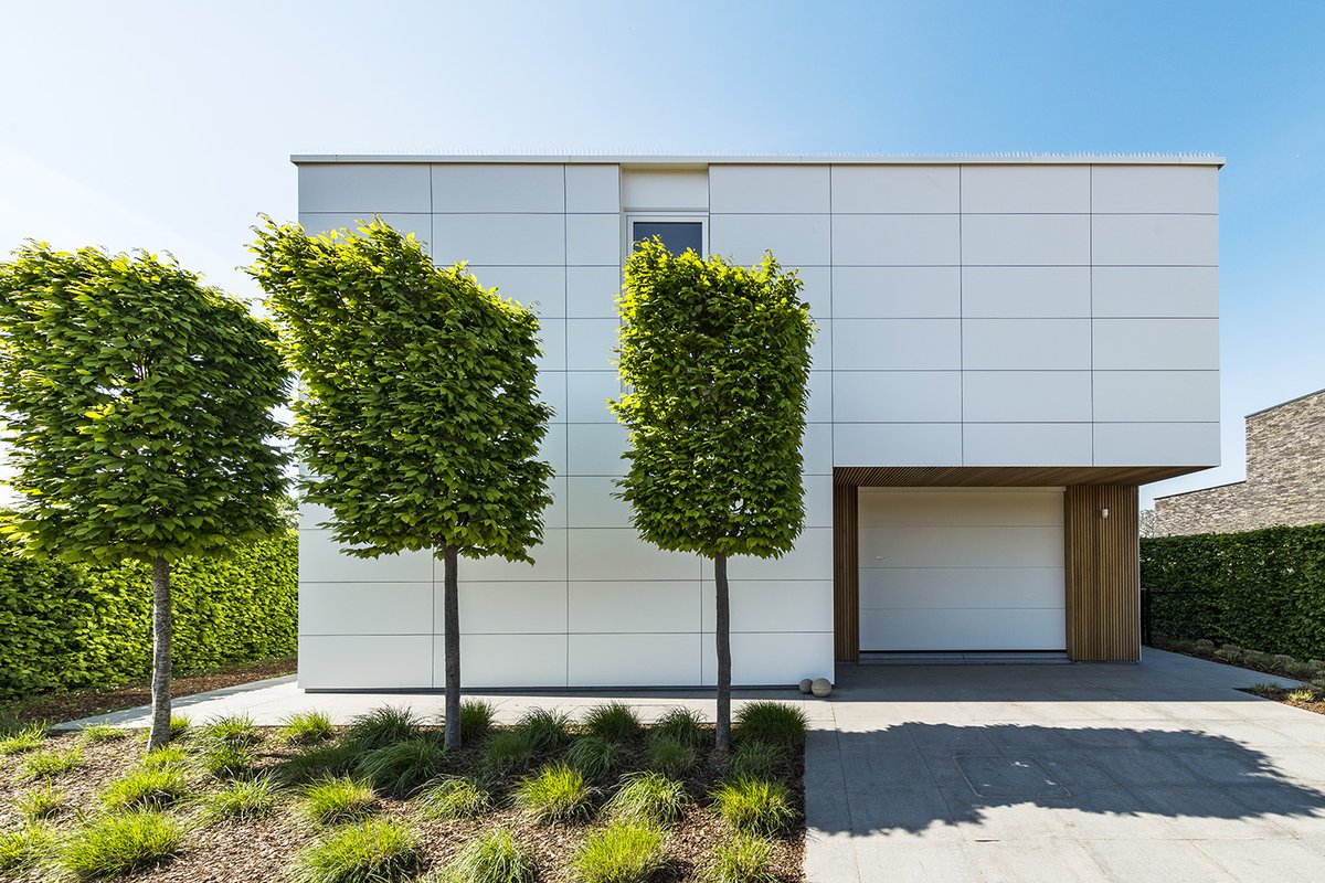 Rockpanel's tweet photo. Want to give your own house a new look? With #Rockpanel boards, renovating your own house has never been easier! Discover more: https://t.co/K7JNuXAQgM

#facade #cladding #exteriorcladding #renovation #facades #refurbishment #reclad https://t.co/P1Y4Ag7GD4
